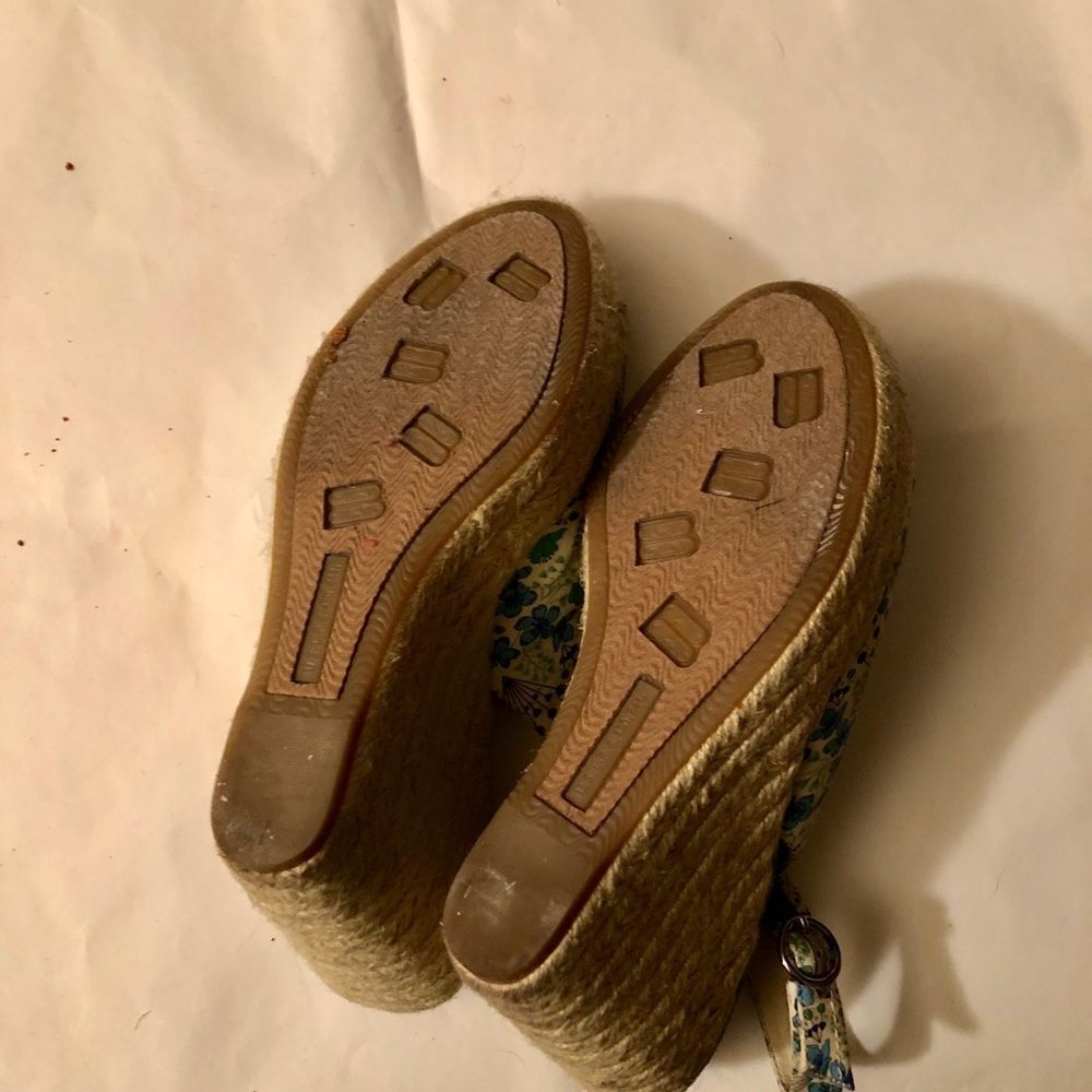 Bandolino Wedges Sandals - Picture 6 of 7